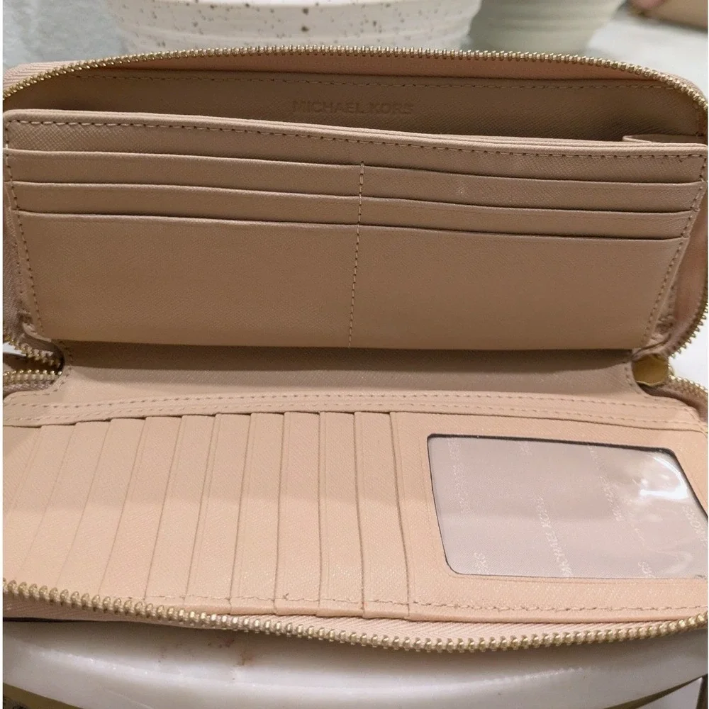 Michael Kors Jet Set‎ Travel Wallet Women OS Beige Saffiano Leather Zip Around